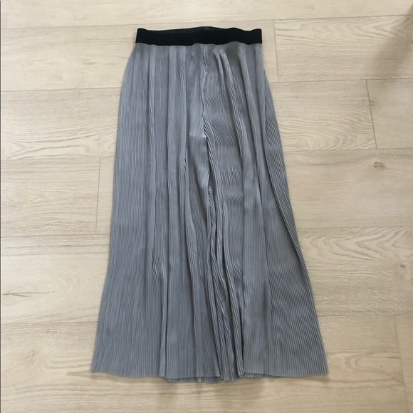 ZARA Pleated Culottes Trousers Cropped Pants - Picture 5 of 16